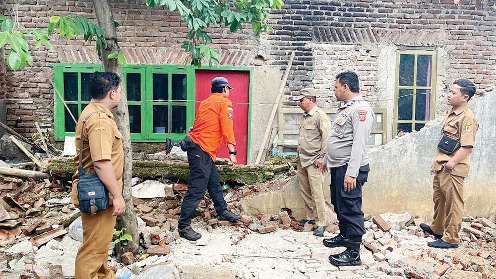 Rumah Ambruk di Cirebon, Nenek 61 Tahun di Sedong Tewas Tertimpa Tembok