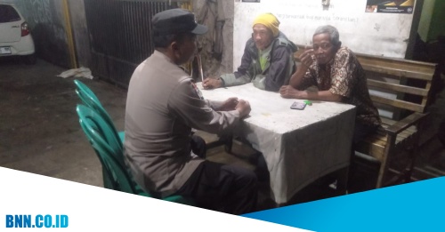Bhabinkamtibmas Desa Sedonglor Sambang Beri Himbauan Kamtibmas Ke Warga